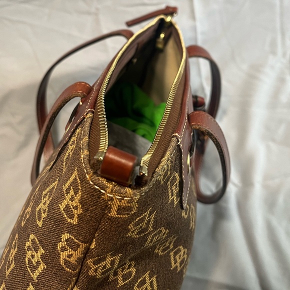 Dooney and Bourke shoulder bag - Picture 10 of 16